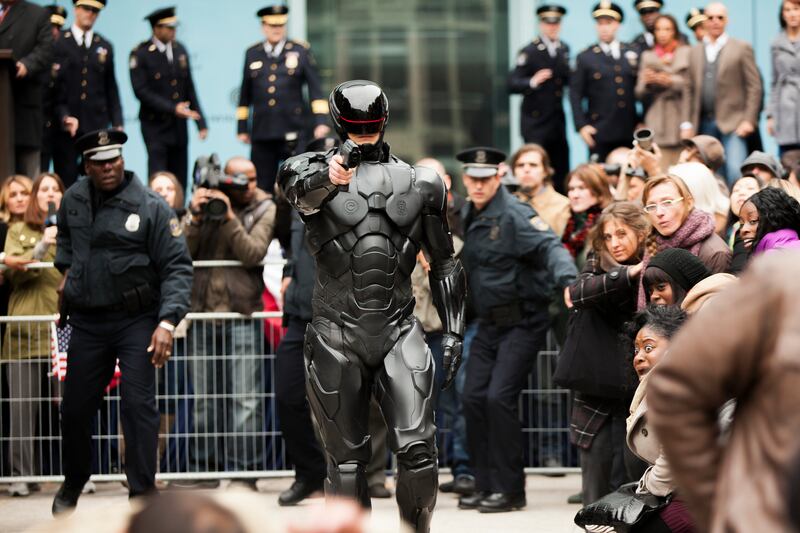 galleries/2014/01/02/71-most-anticipated-movies-of-2014-the-hunger-games-gone-girl-and-more/2014-anticipated-movies-robocop_py2jin