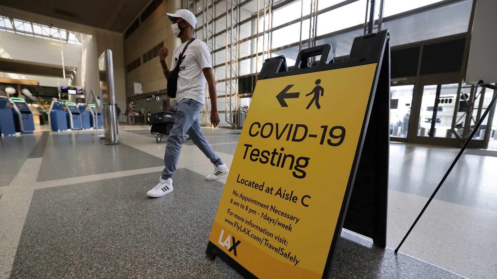 2020-11-24T210522Z_1160883329_RC2X9K9GF1FD_RTRMADP_3_HEALTH-CORONAVIRUS-CDC_1_vbnhmc