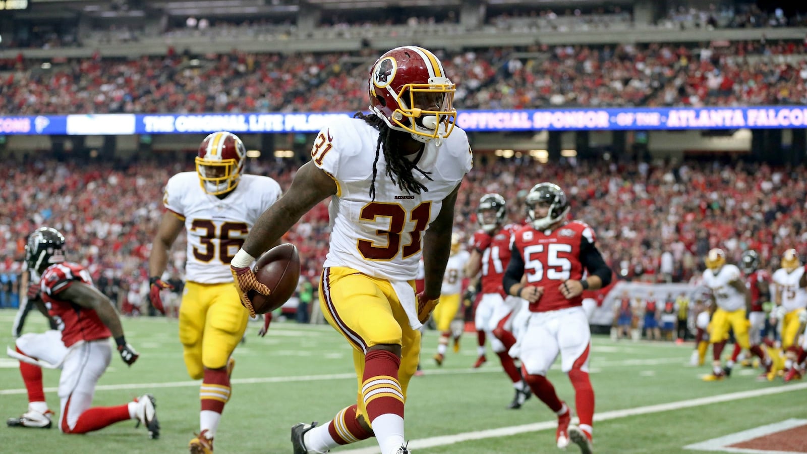 cheats/2015/10/12/california-bans-redskins-team-name/151012-redskins-cheat_xna9sl