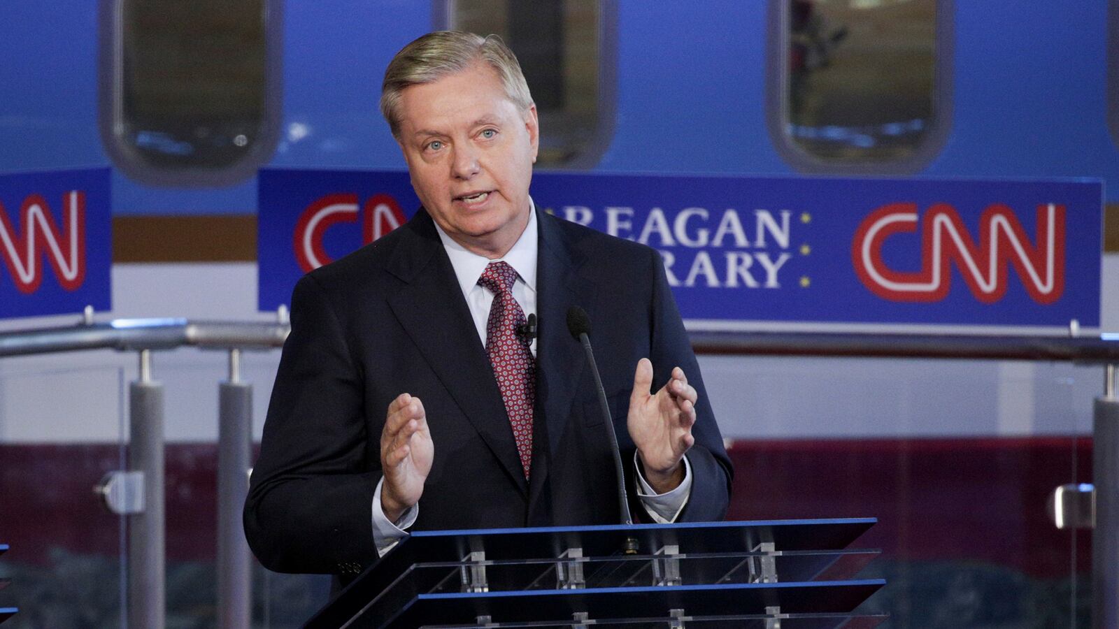 articles/2015/09/16/lindsey-graham-eye-rolls-his-way-to-jv-debate-win/150916-rahn-jv-debate-tease_yjfs38