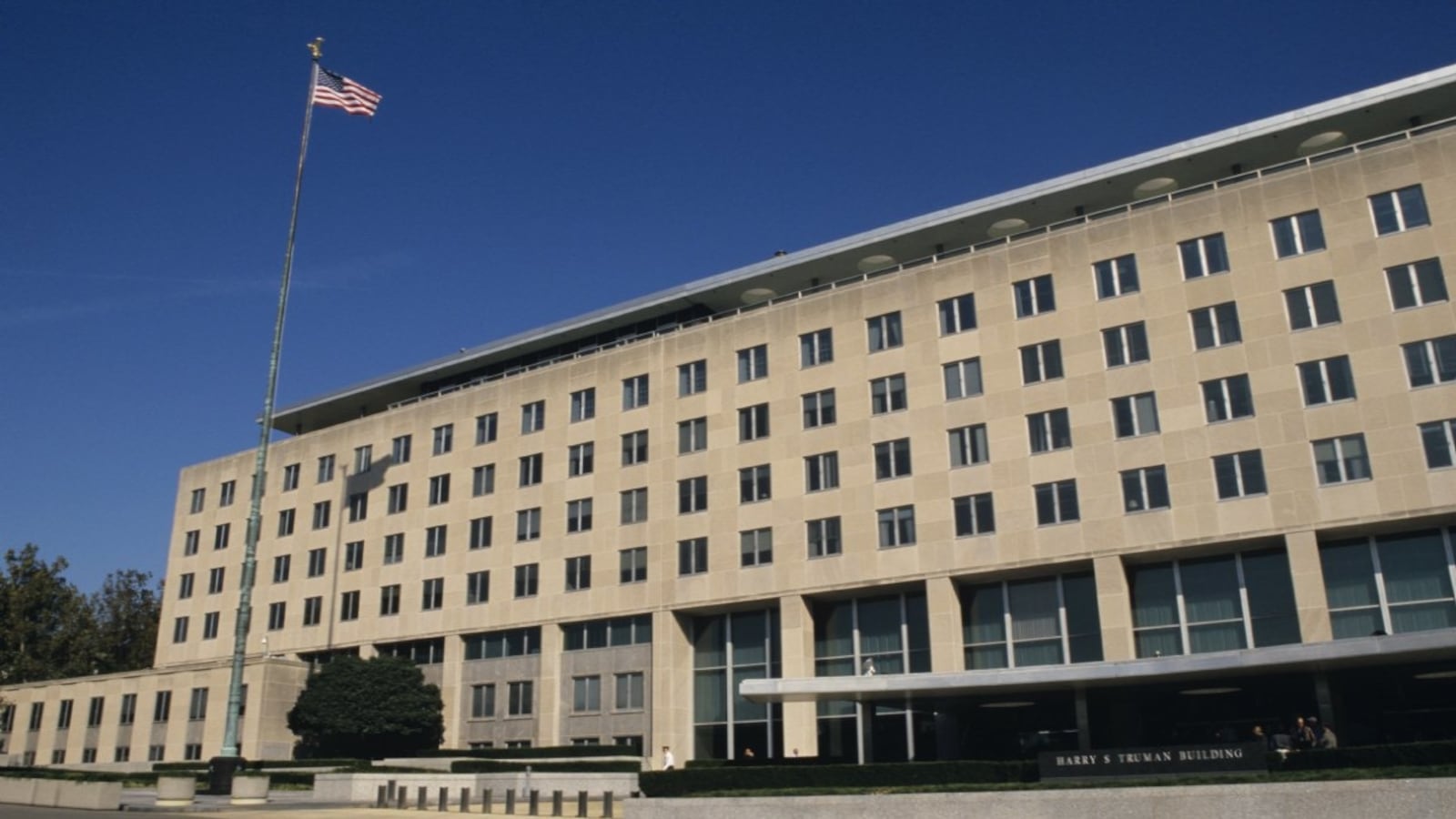 cheats/2012/11/24/fire-at-state-dept-injures-three/state-dept-fire-cheat_d8oazs