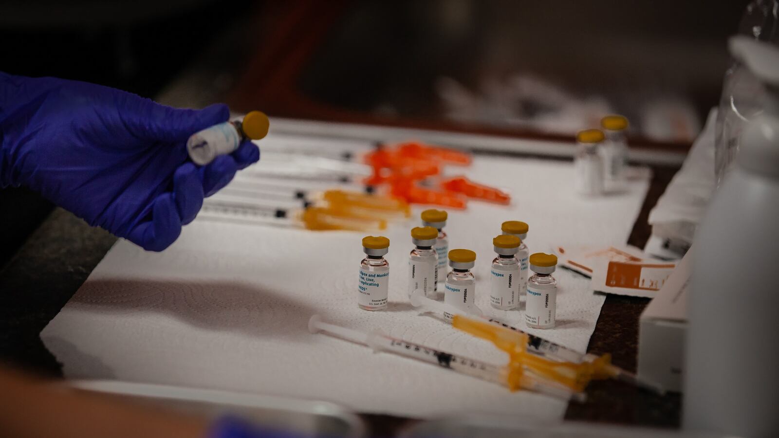 7_billion_monkeypox_empqrt