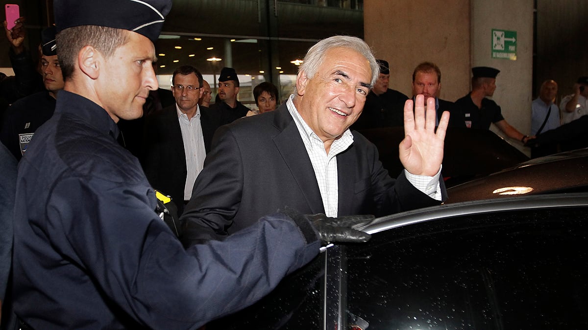 cheats/2011/09/16/strauss-kahn-to-go-on-french-tv/strauss-kahn-homecoming-cheat_jqqjik