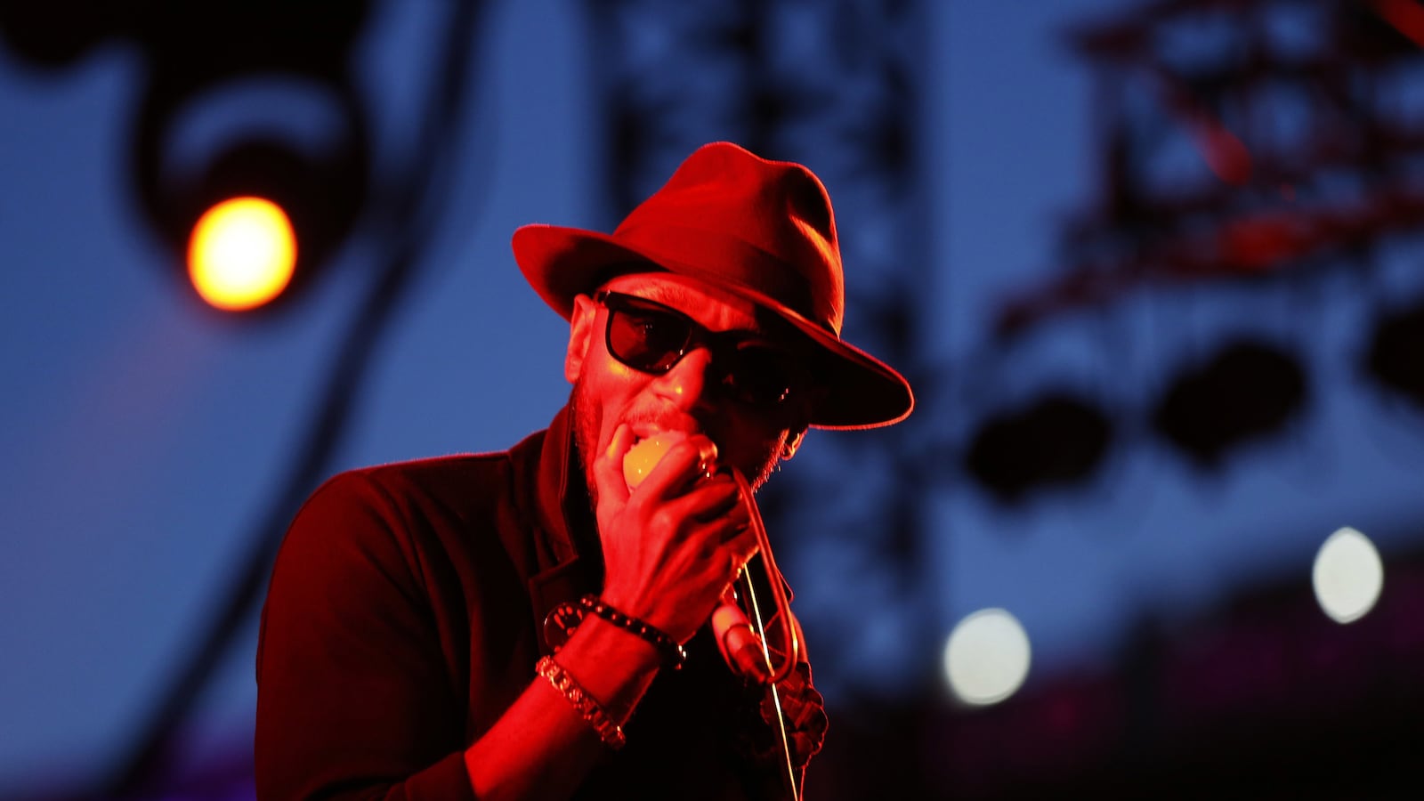 articles/2016/01/20/how-hip-hop-lost-mos-def-yasiin-bey-announces-retirement-and-final-album/160120-williams-mos-def-tease_bvky3i