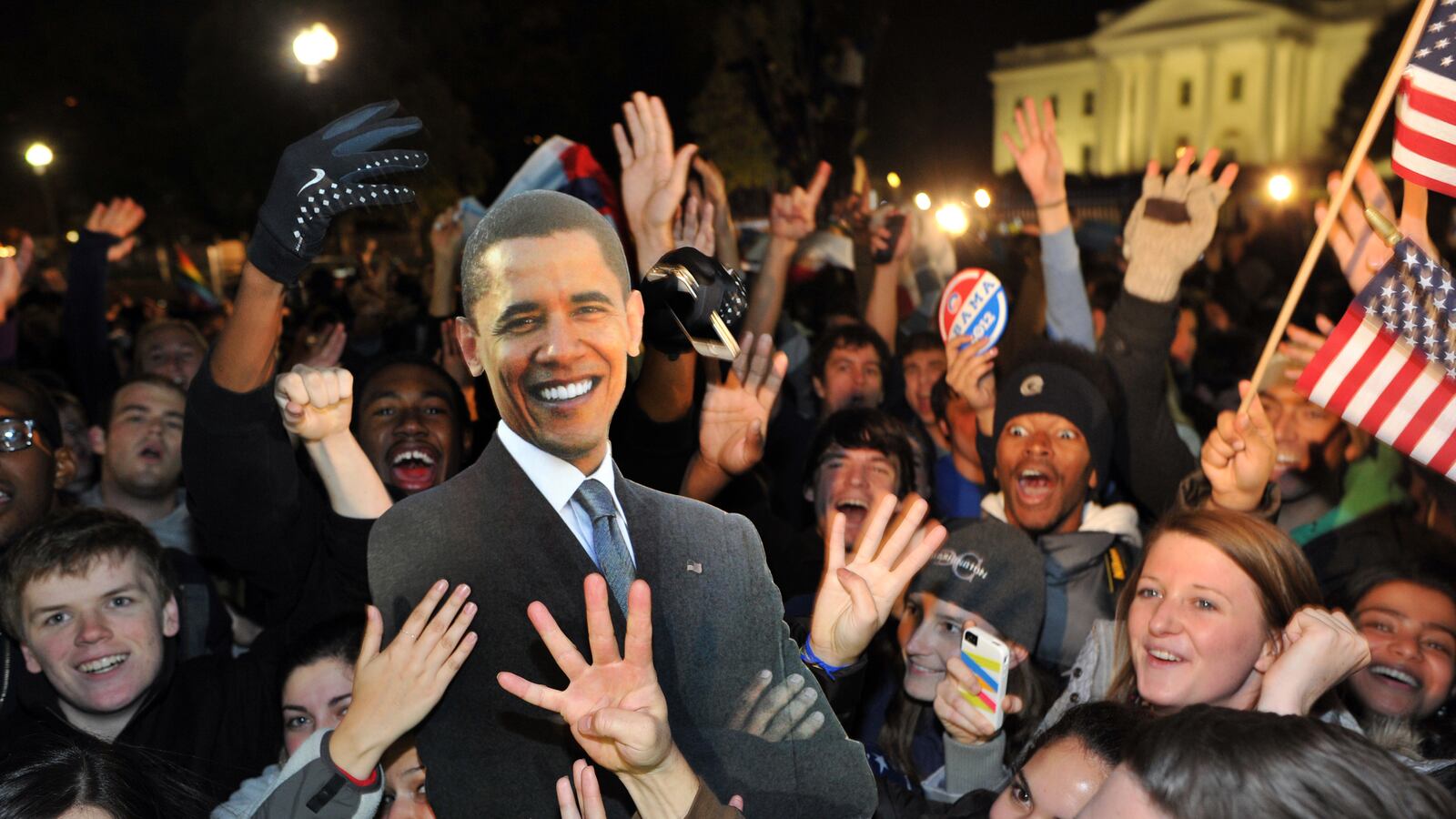 articles/2012/11/07/outside-the-white-house-after-obama-s-win-d-c-s-biggest-frat-party/celebrations-at-the-white-house-jacobs_dxnsfy