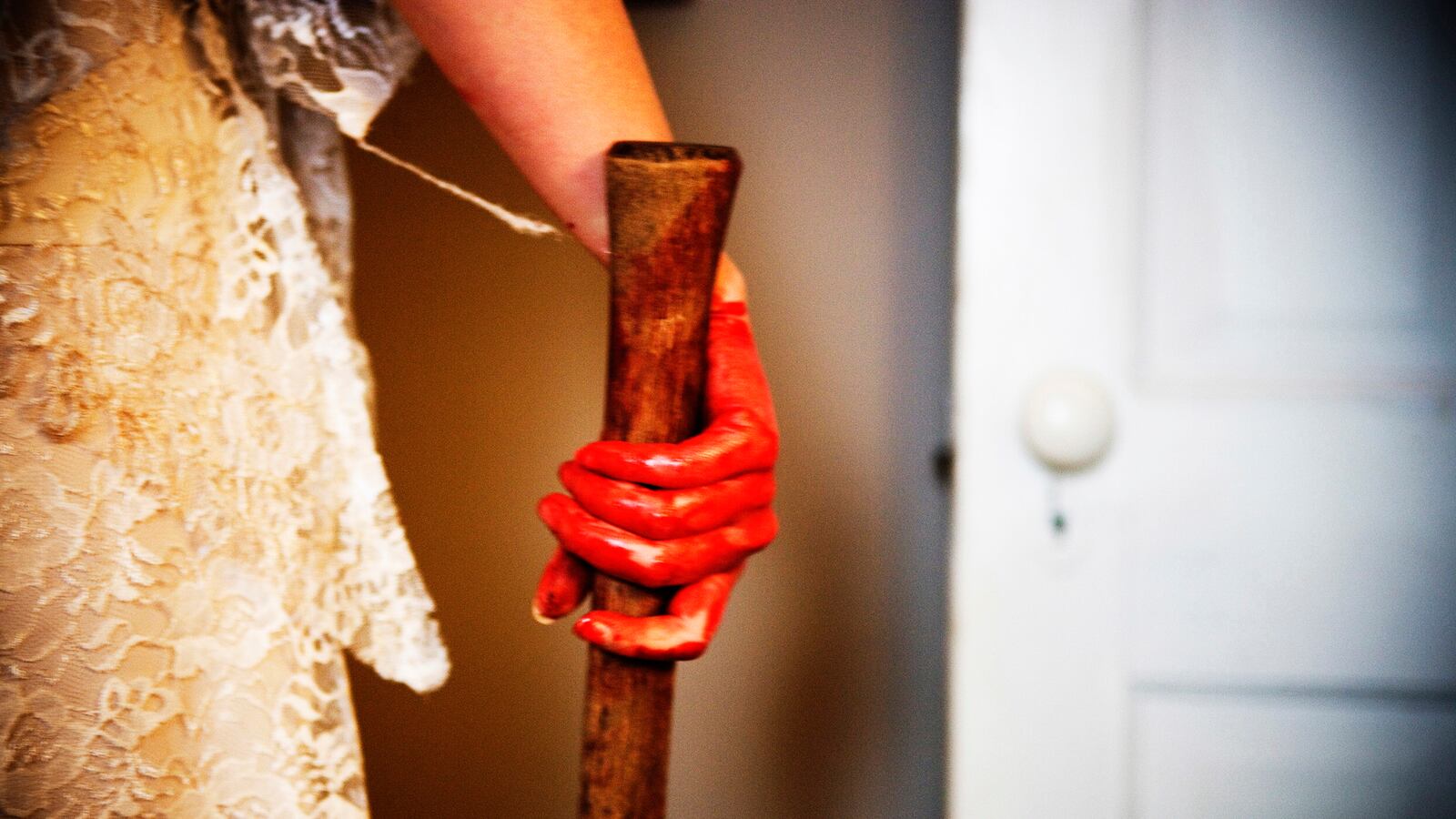 articles/2014/10/30/would-you-stay-in-lizzie-borden-s-ax-murder-house/141029-Strochlic-lizzy-borden_vt3nrz