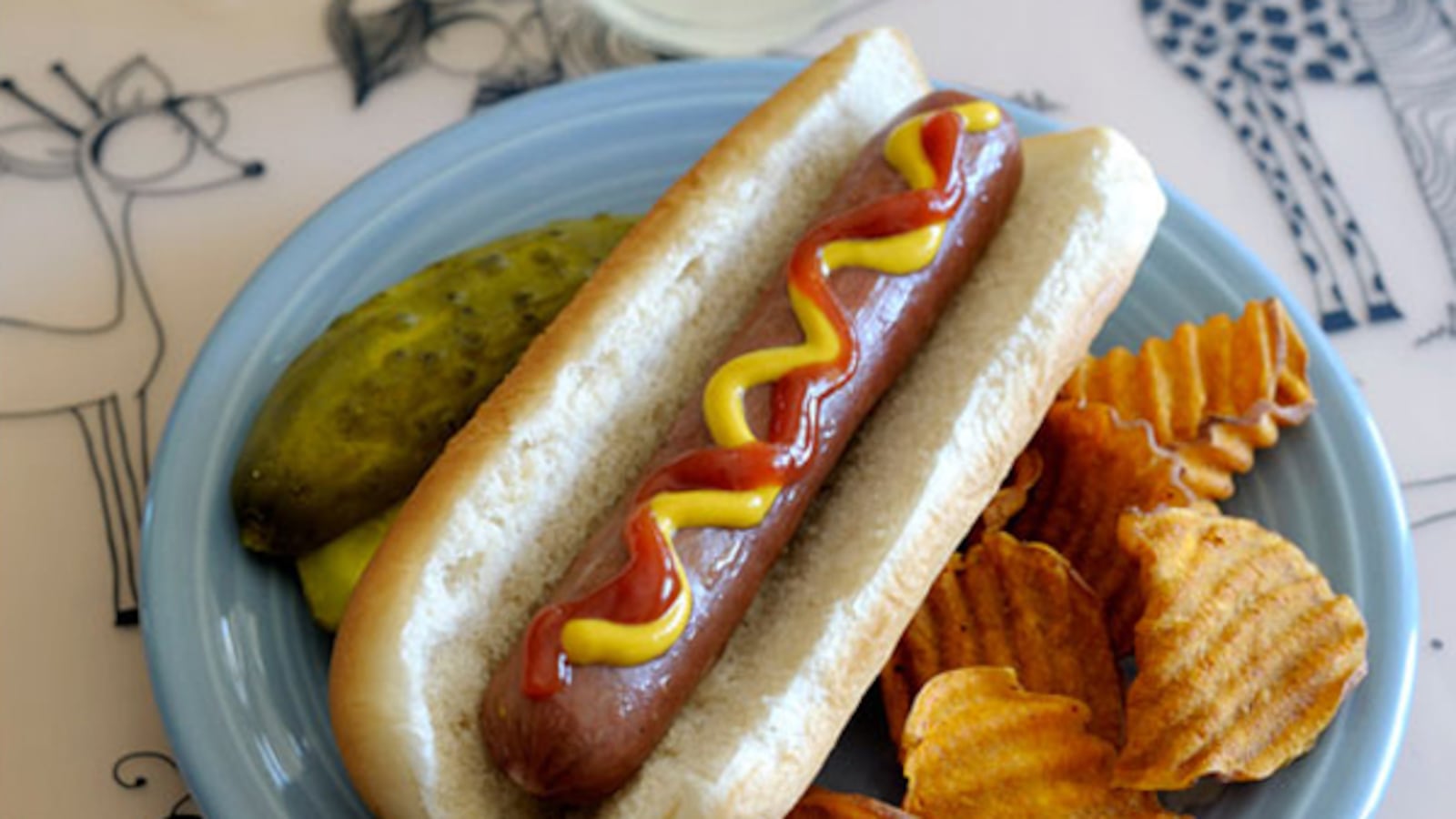 articles/2011/06/29/the-healthiest-and-unhealthiest-hot-dogs-from-oscar-mayer-to-applegate-farms/healthiest-hot-dogs-teaser_axoajo