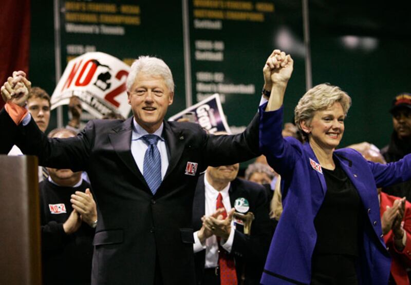 galleries/2010/12/31/the-decade-in-politics/decade-in-politimidterms-2006_rsofyj