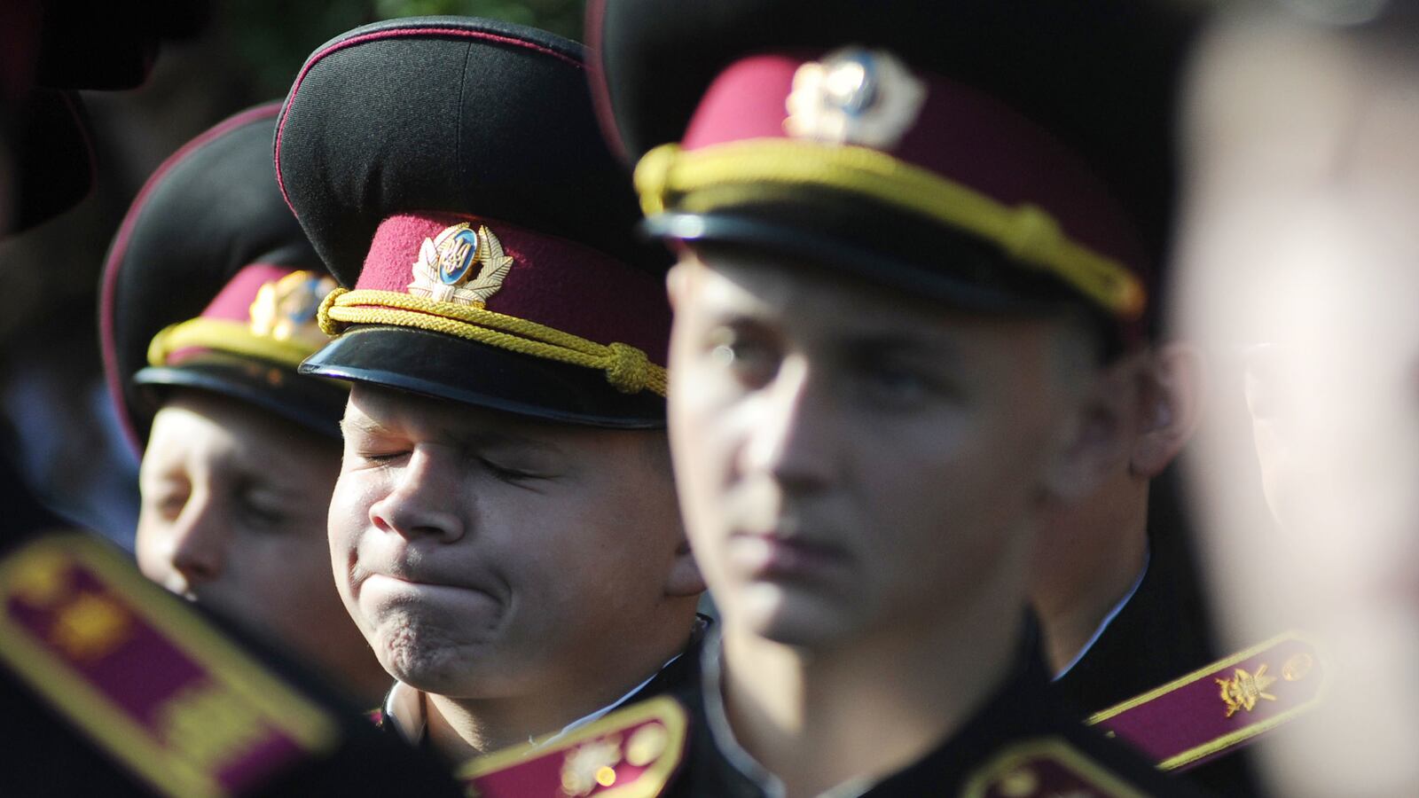 articles/2014/10/23/ukraine-s-home-front-grows-war-weary/141022-nemtsova-troops-tease_ccnzfh