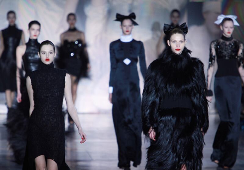 galleries/2011/02/22/london-fashion-week/london-fashion-week---giles_jpdp2p