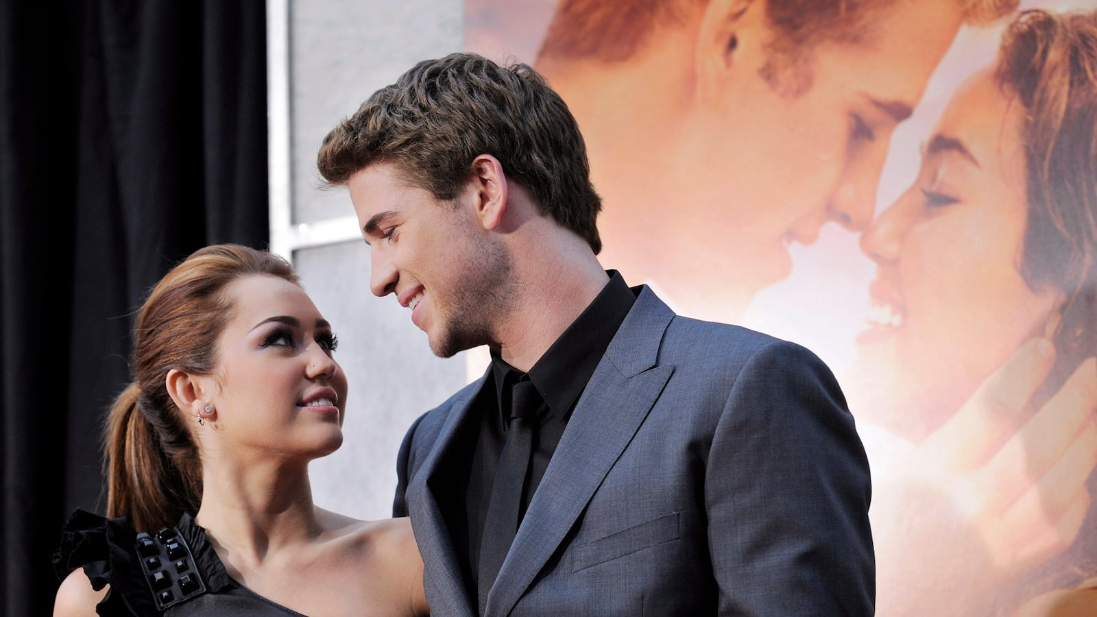 cheats/2013/03/13/miley-cyrus-splits-with-fianc-e/miley-cyrus-engaged-cheat_ut1rjy