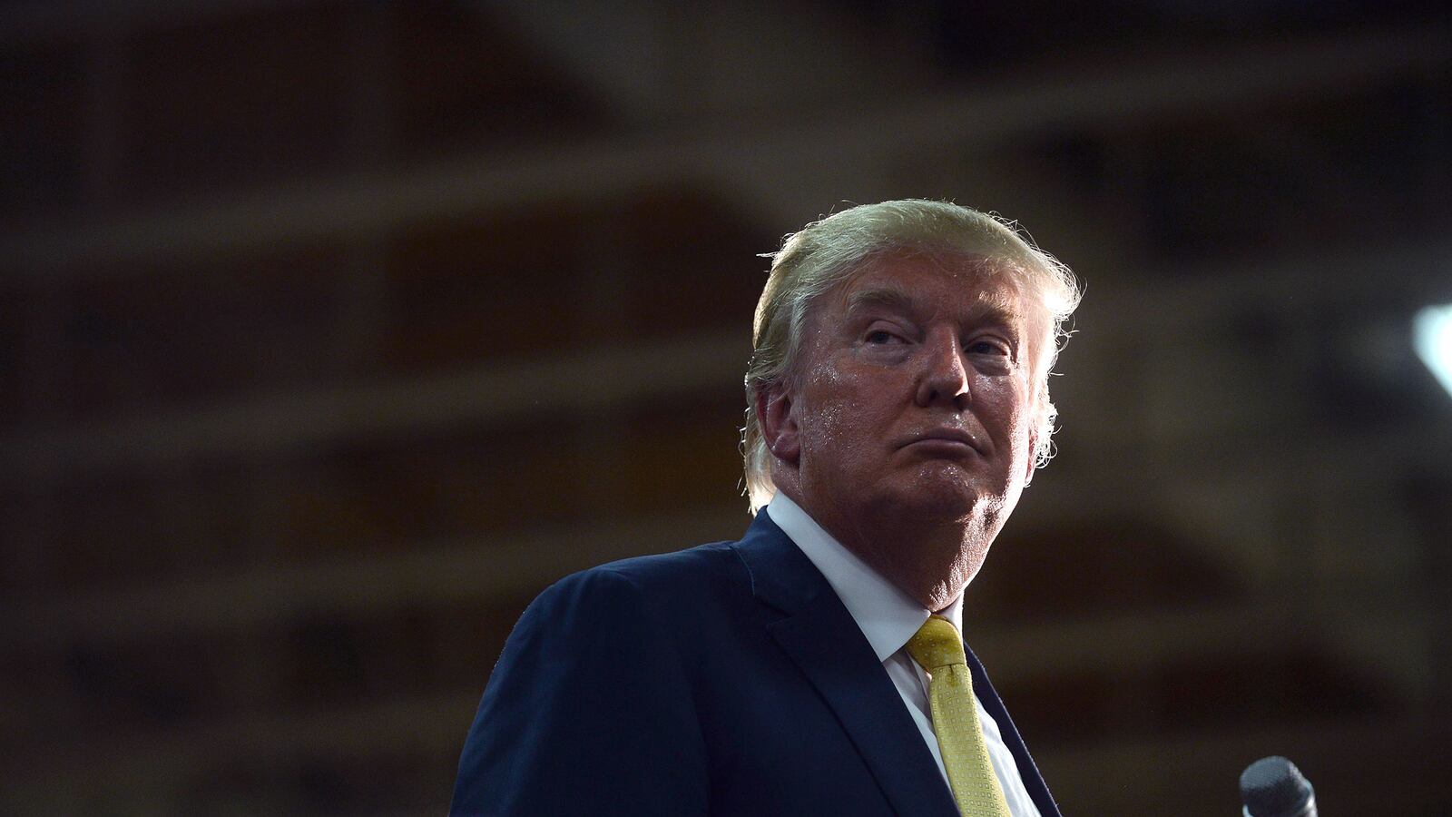 articles/2015/09/18/the-gop-is-outraged-by-trump-oh-please/150918-tomasky-trump-truther-tease_ckr9ap