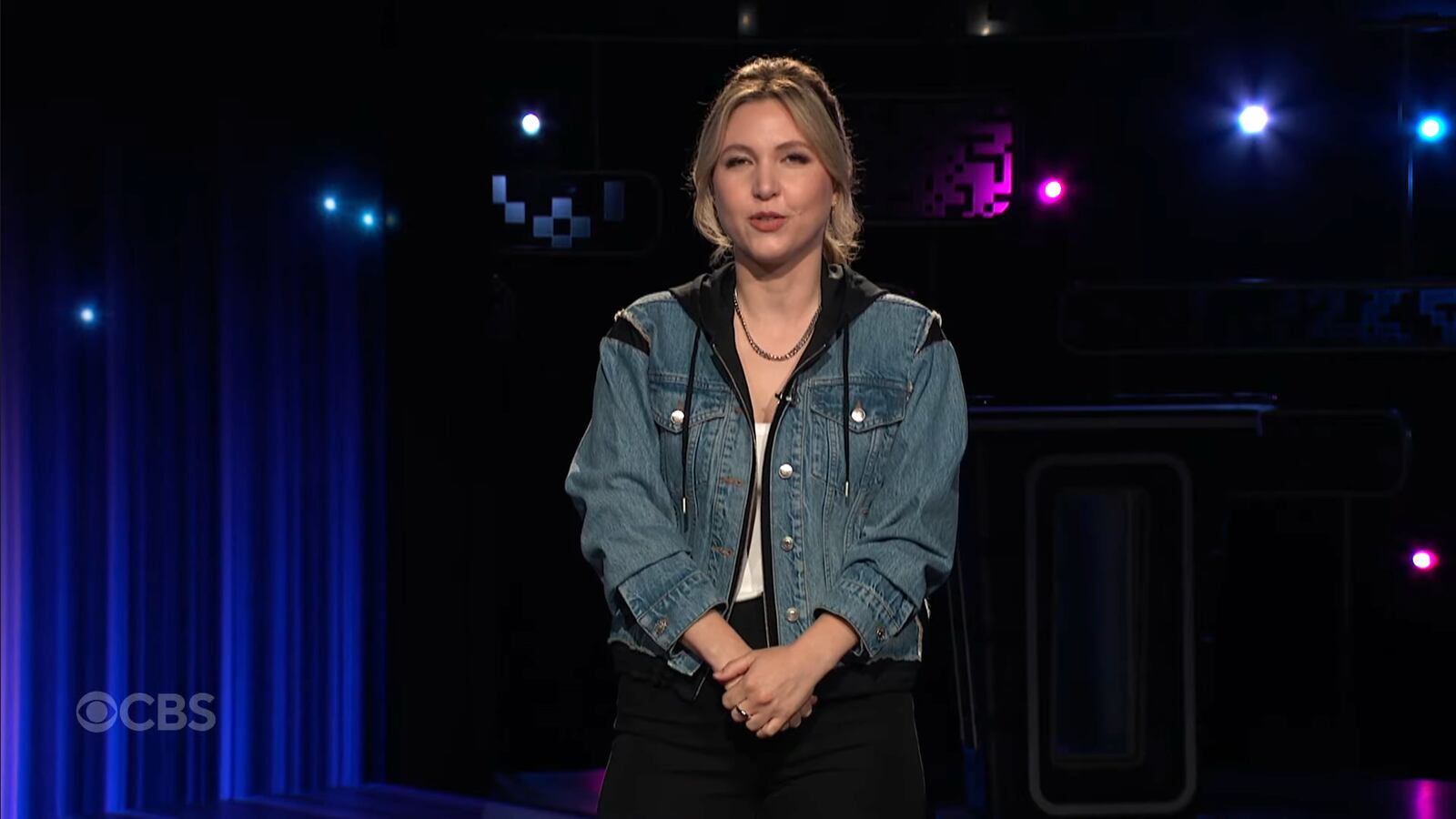 Taylor Tomlinson talks about the CEO assassin