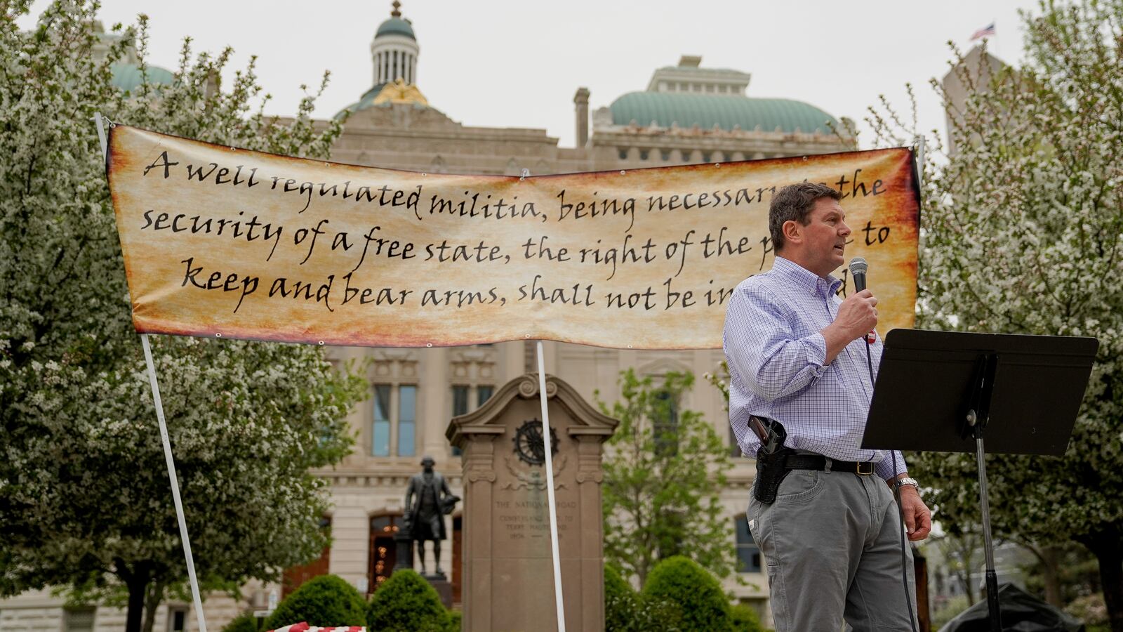 2019-04-27T201921Z_1404293213_RC13E5B95170_RTRMADP_3_USA-GUNS-NRA_zleosl