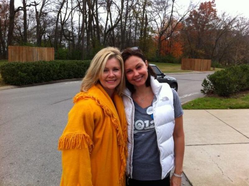 galleries/2012/11/11/miley-cyrus-kate-walsh-more-celebrity-twitter-pictures-photos/ashley_judd_usa7p9