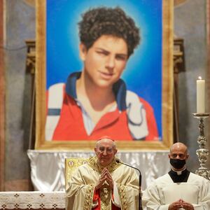 201012-moss-millennial-saint-tease_uxgjr0