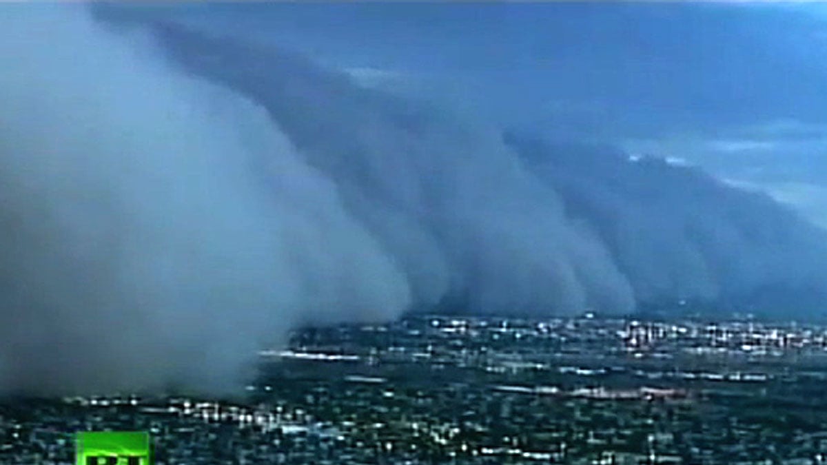 videos/2011/07/06/phoenix-eclipsed-by-dust/110706-Phoenix-Dust-Storm-1200_xw2btj