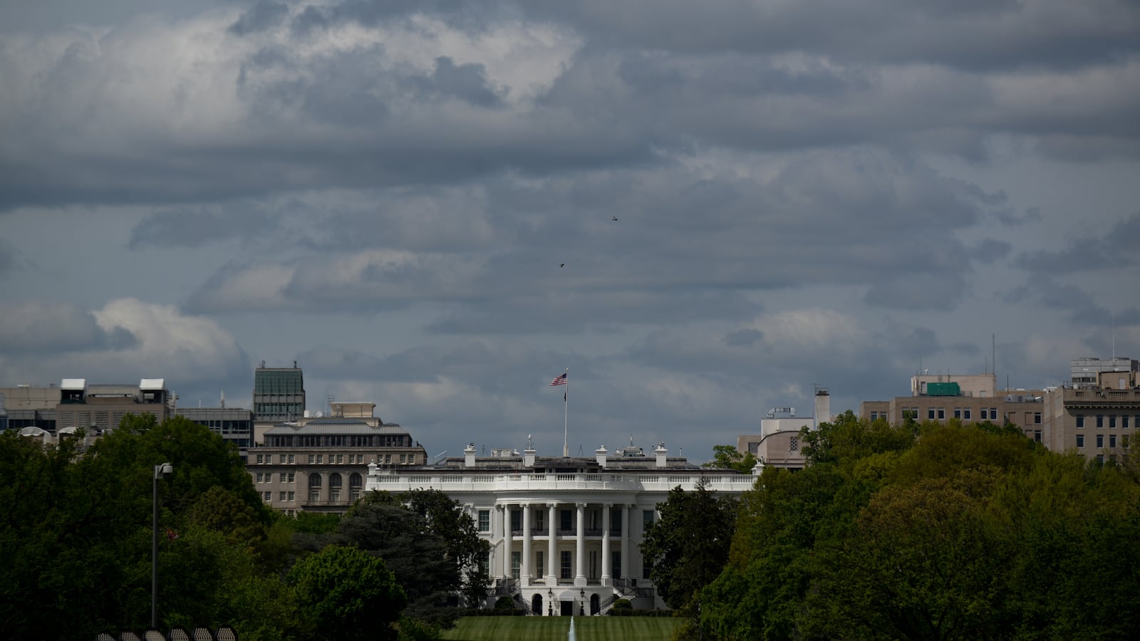 2020-04-25T000000Z_869303468_RC2YBG94MJB5_RTRMADP_3_HEALTH-CORONAVIRUS-USA_ldqxe9