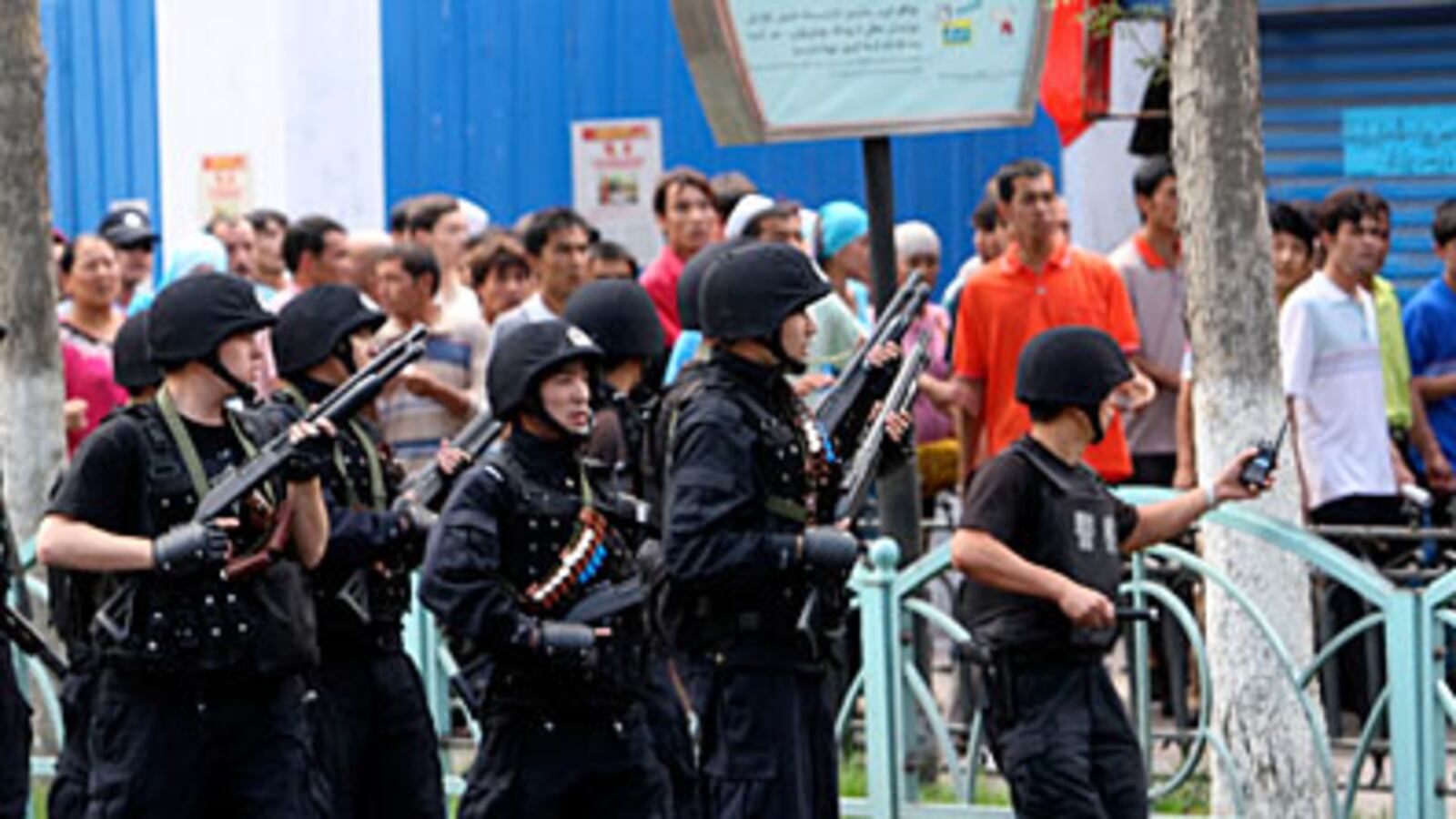 cheats/2009/07/10/china-bans-prayer-for-uighurs/uighur-protests_ck13s6