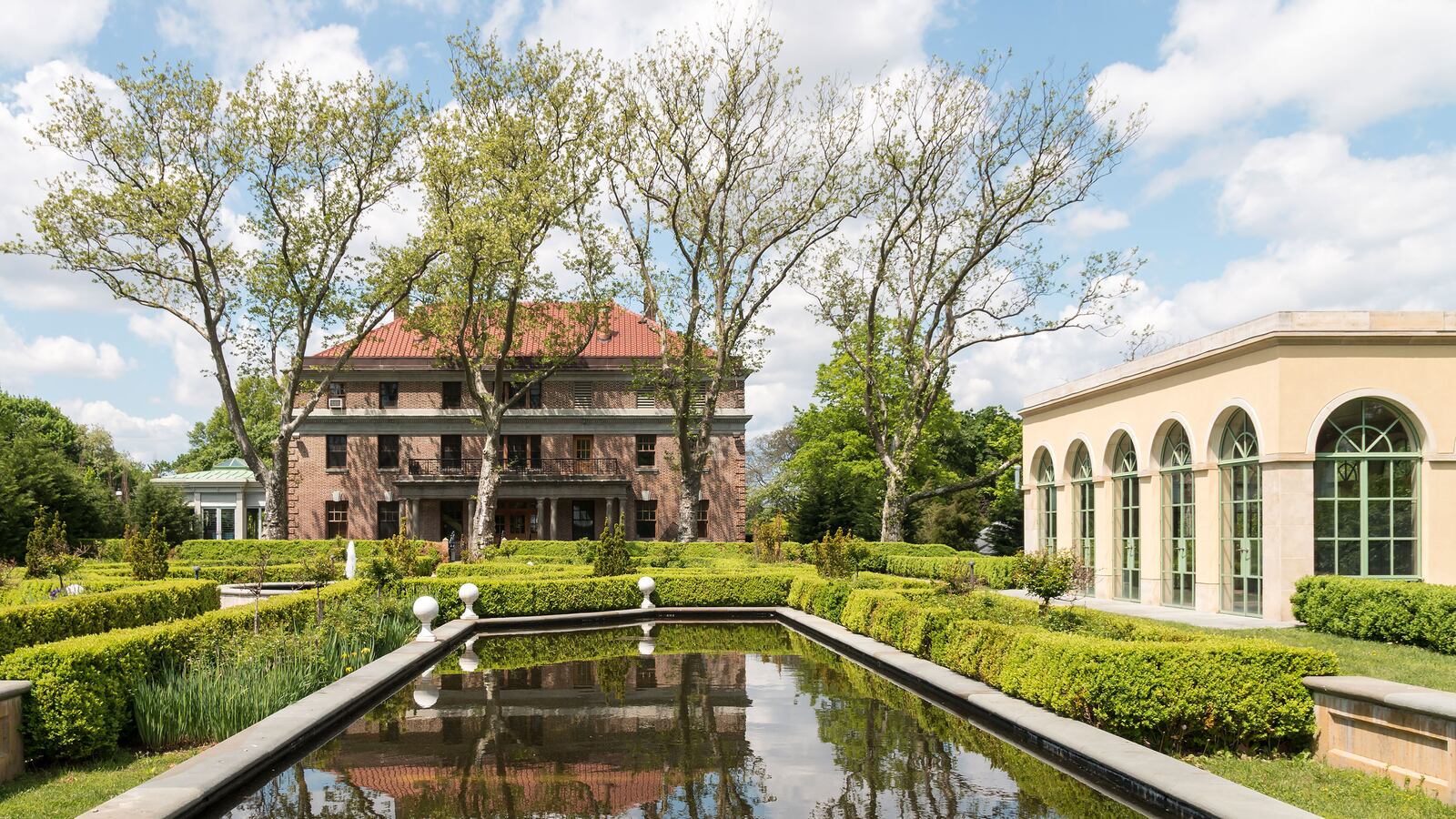 050522-Paletta-snugharbor-hero_bgmfpr