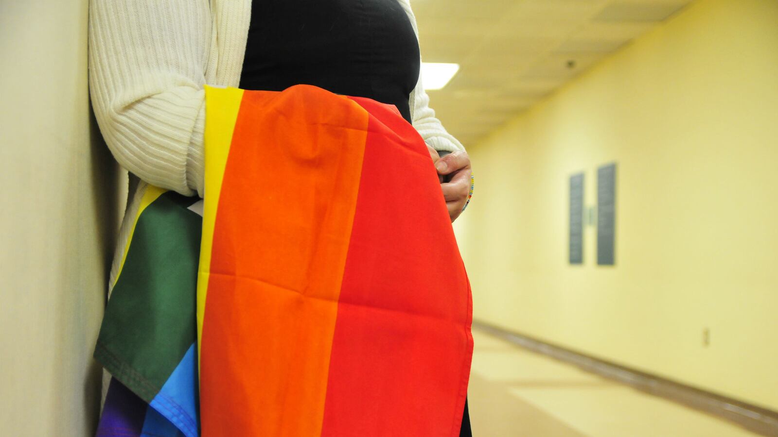 cheats/2014/10/12/judge-overturns-alaska-gay-marriage-ban/141012-gay-marriage-cheat_bsppfr