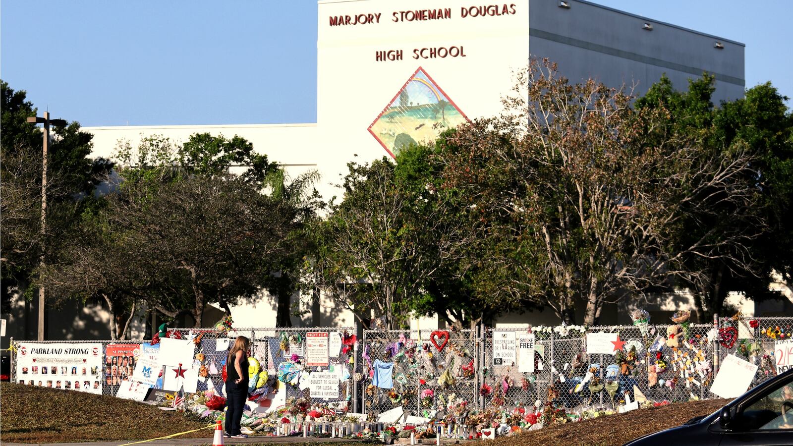 180308-parkland-shooting-stay-away-cheat_tn7rk0