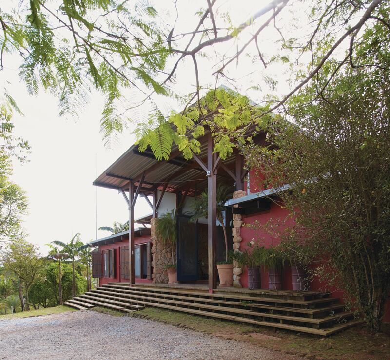 galleries/2014/05/23/omg-i-want-this-house-atibaia-brazil-photos/140721-OMG-Mabrouk02_krk7ii
