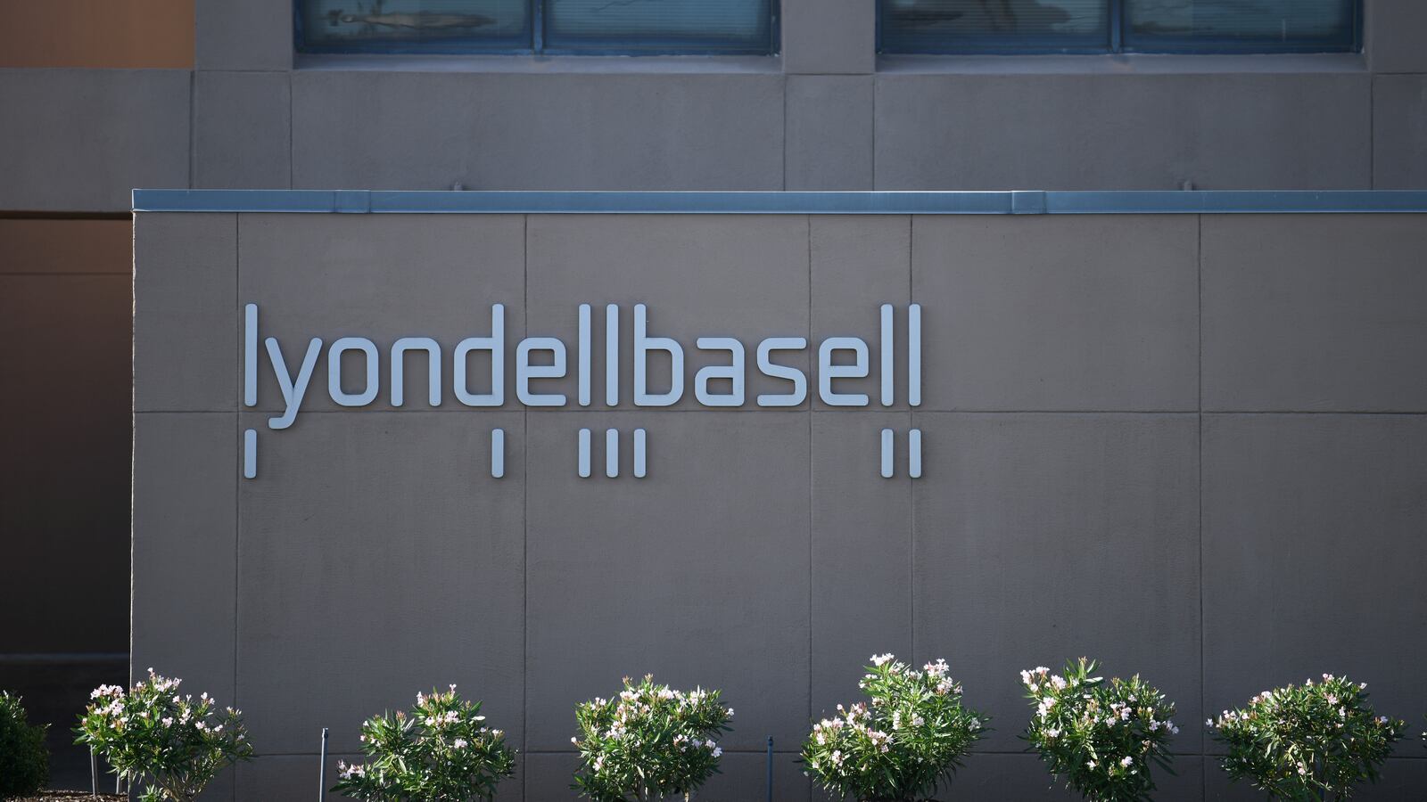 2019-05-06T032311Z_857291422_RC1CADD83DC0_RTRMADP_3_EXXON-MOBIL-RESULTS_cmqsey