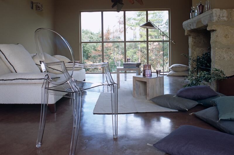 galleries/2013/10/06/omg-i-want-this-house-france-edition-photos/131004-omg-house08_b4iqr3