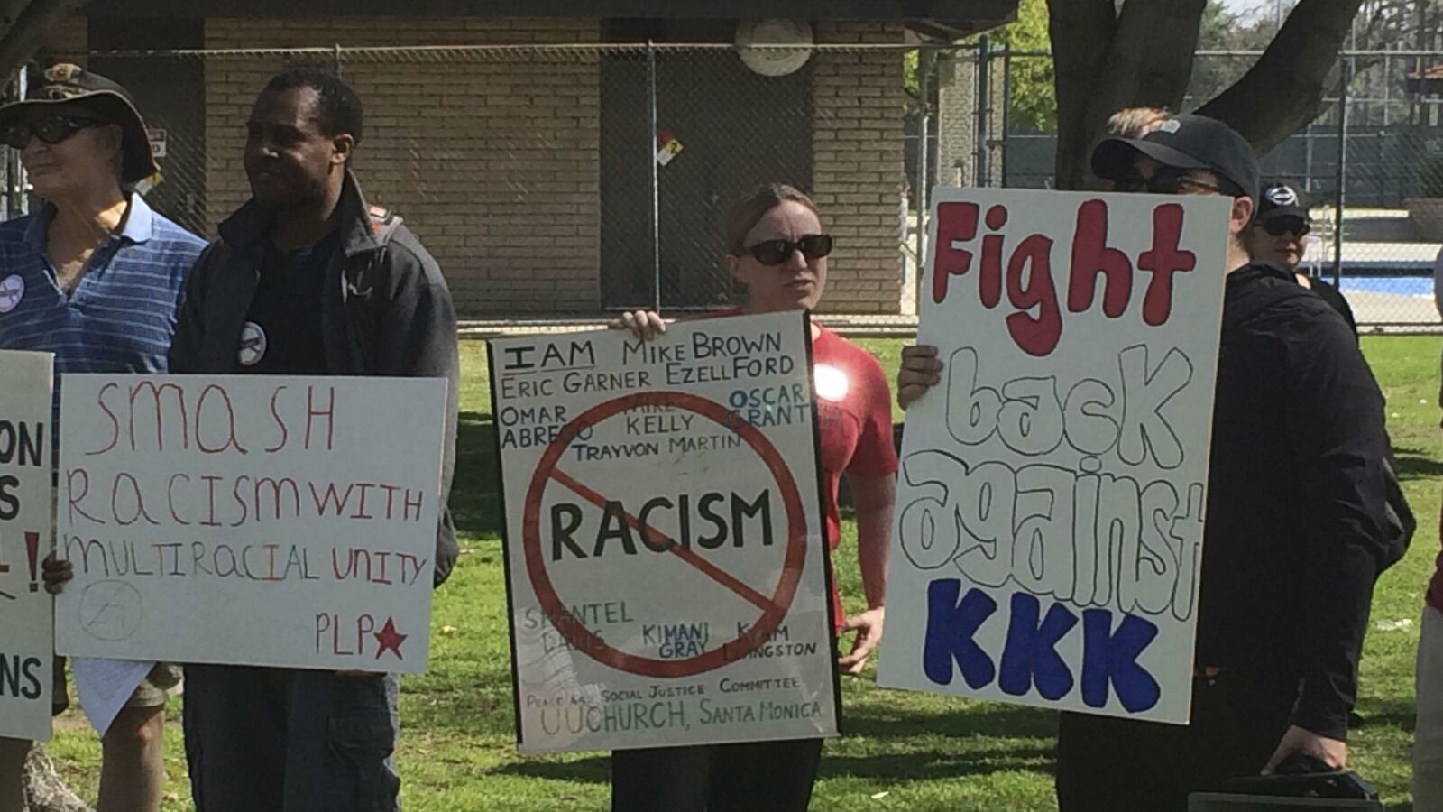 cheats/2016/02/29/kkk-members-in-california-brawl-released/160229-kkk-members-released-cheat_mjrwtu