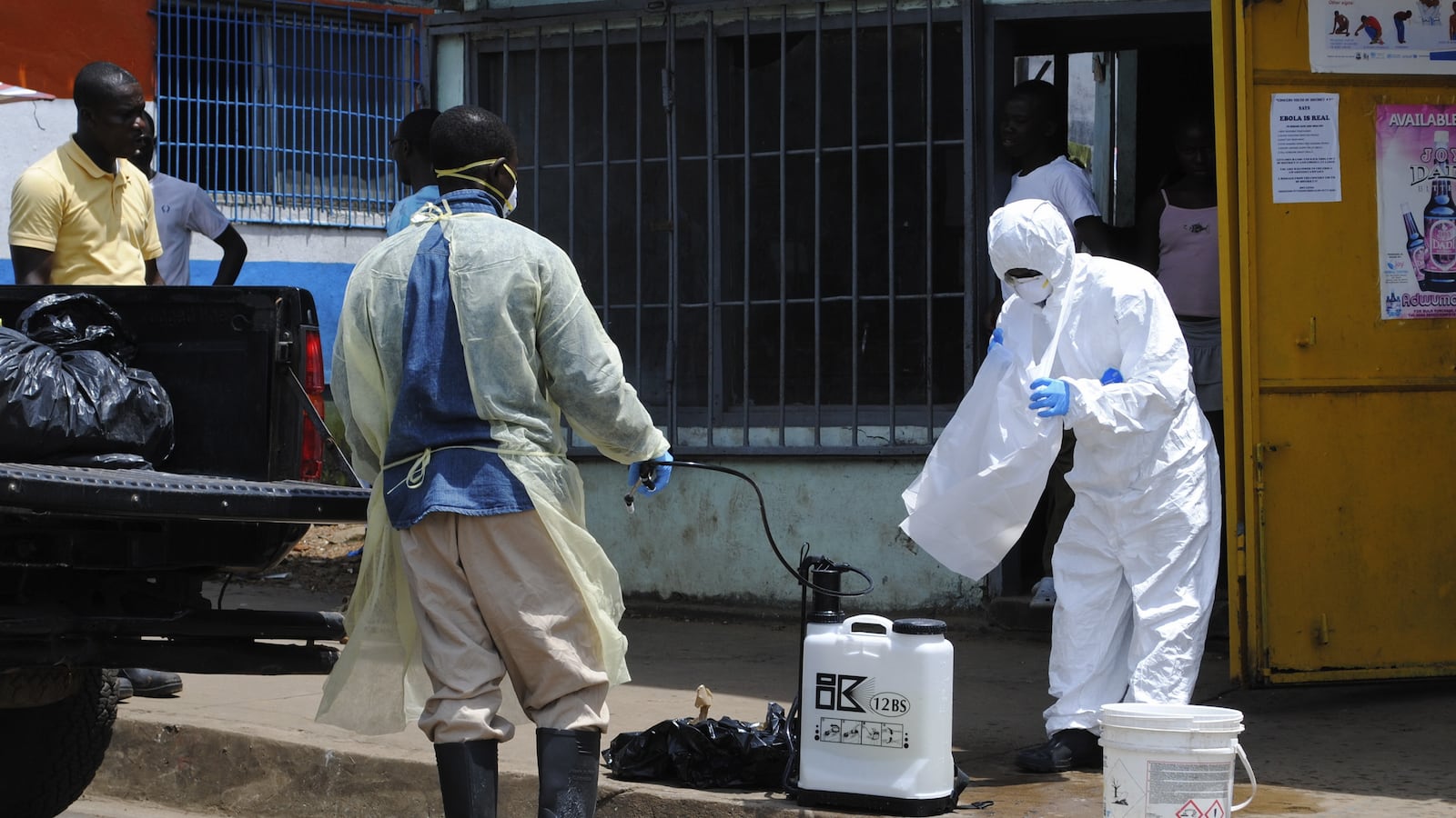 cheats/2014/10/22/ebola-serum-for-africa-seen-within-weeks/ebola-liberia-cheat_kt6tt6