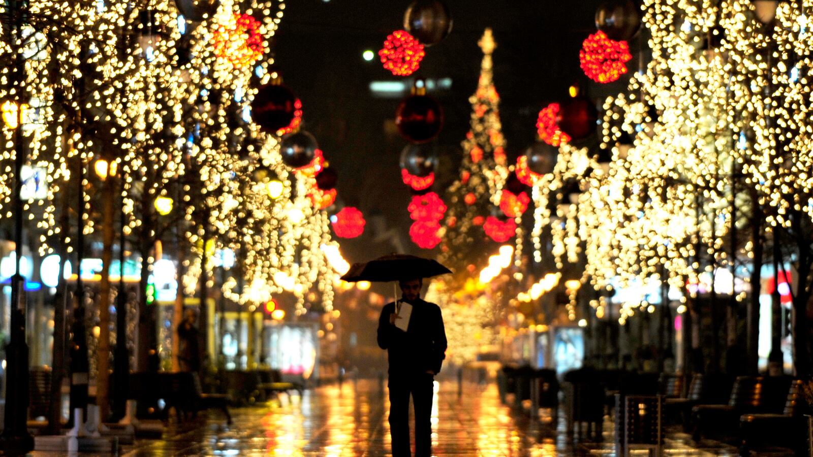 cheats/2014/12/16/hottest-color-of-the-holiday/141211-macallen-whiskey-color-cheat_phrtlr