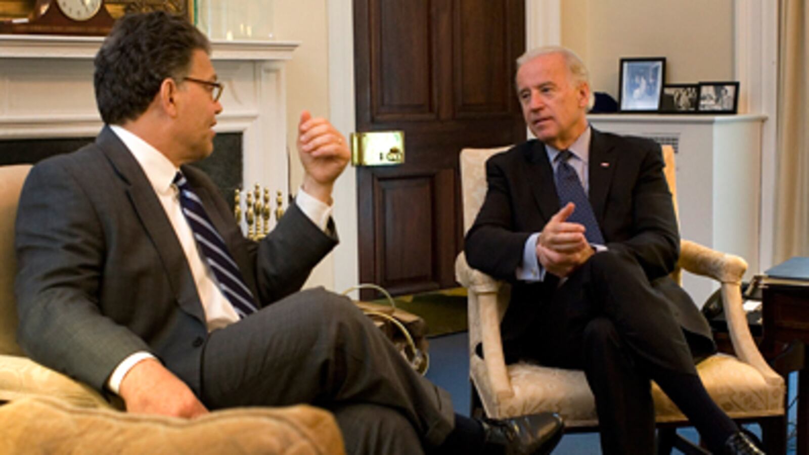 cheats/2009/05/06/biden-hosts-franken-at-white-house/joe-biden-hosts-al-franken_z971tf