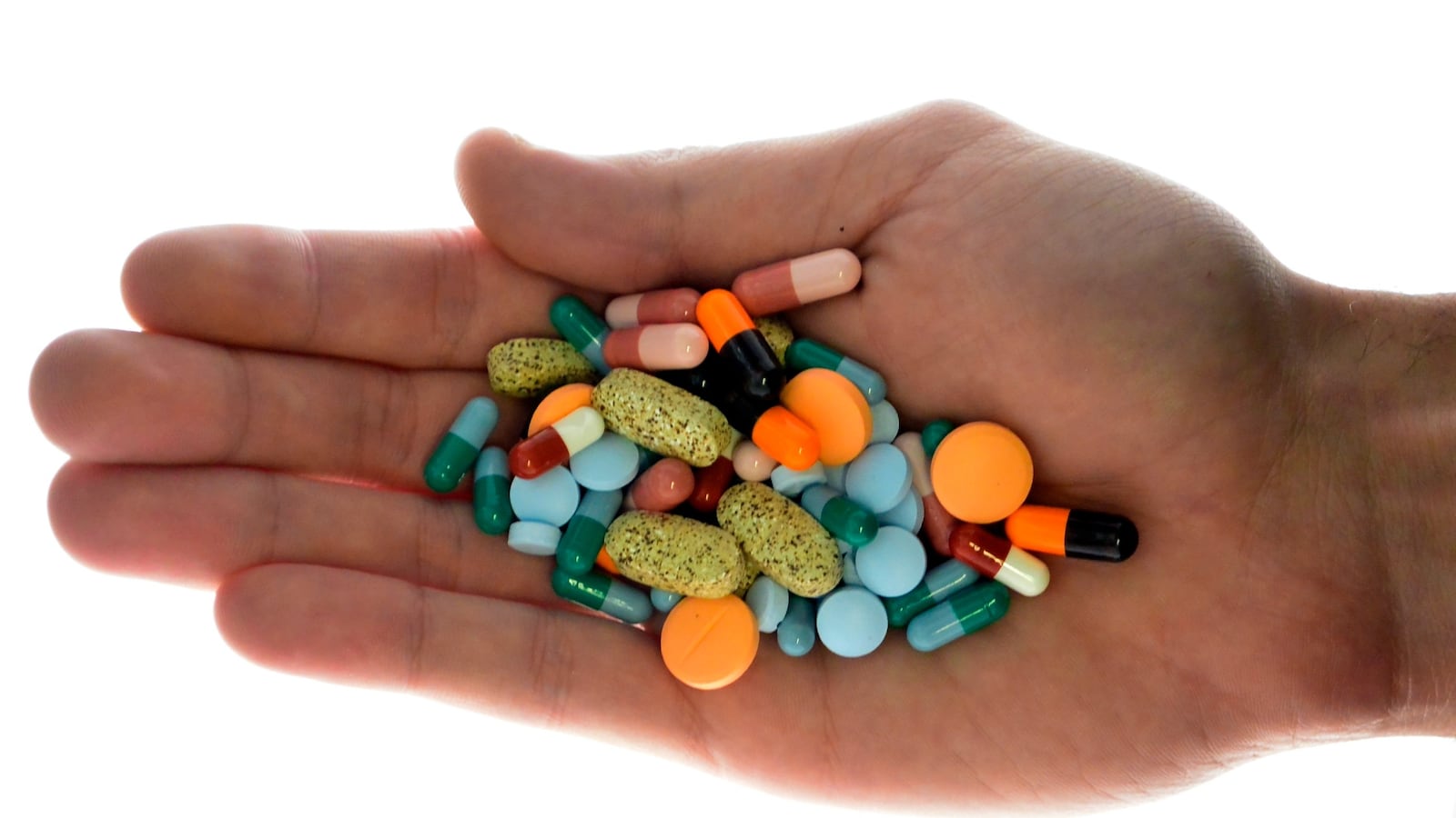 cheats/2015/11/19/american-medical-assoc-ban-tv-drug-ads/151119-pharma-cheat_otv8c9