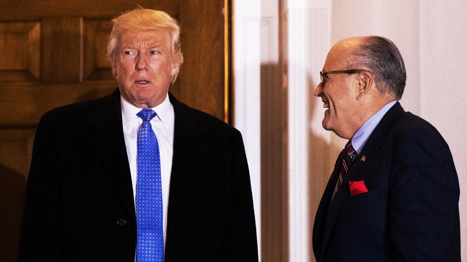 220905-trump-giuliani-hero_qpnx35