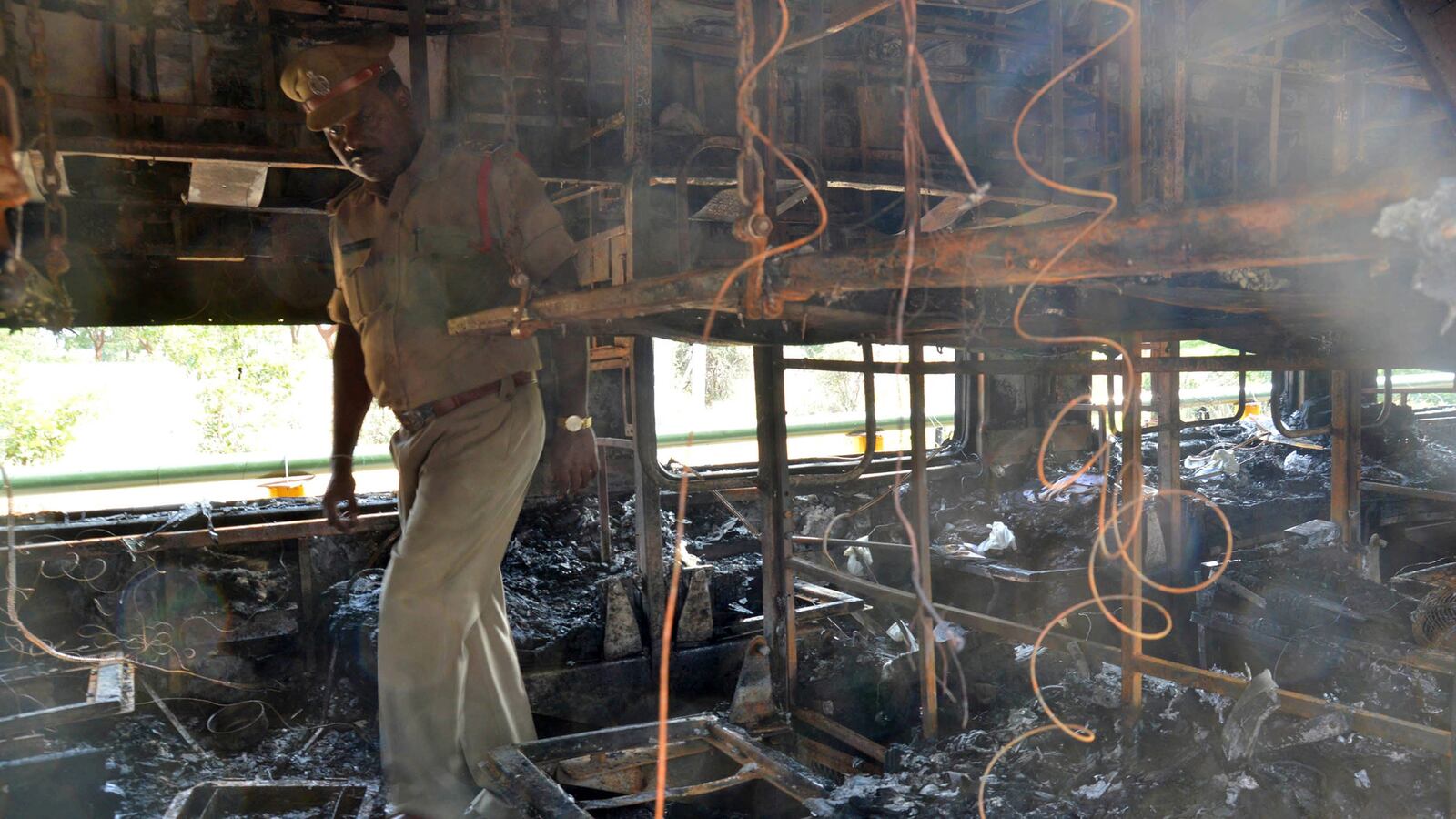 cheats/2013/12/28/indian-train-fire-kills-26/131228-india-cheat_rdzlg6