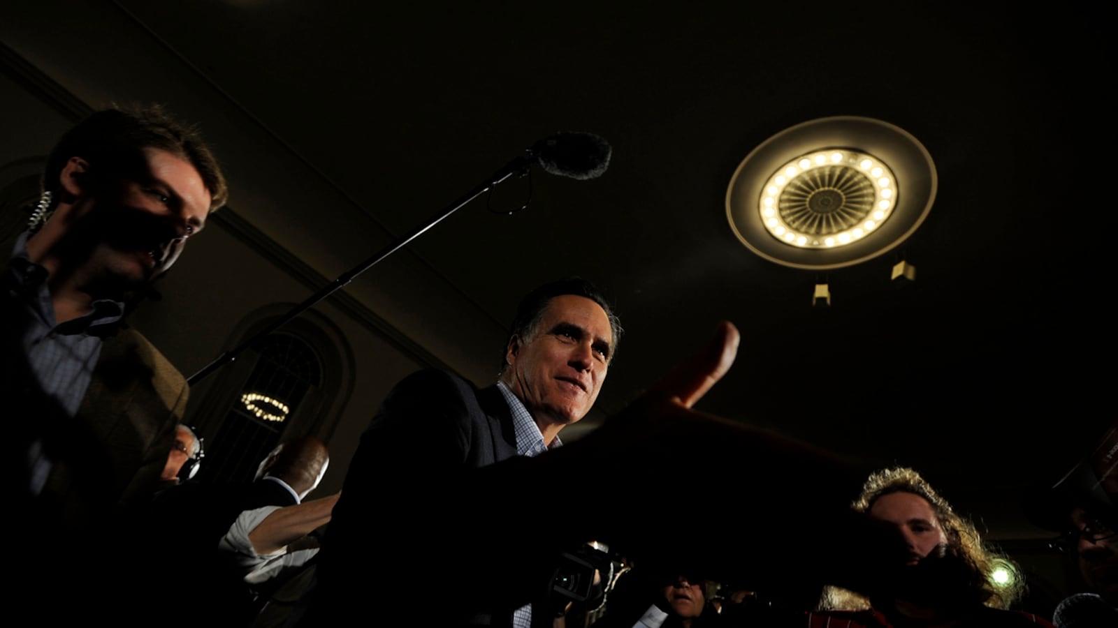 articles/2012/01/08/debate-reveals-republicans-incoherent-foreign-policy/gop-candidates-campaign-in-new-hampshire-13_bfhifx