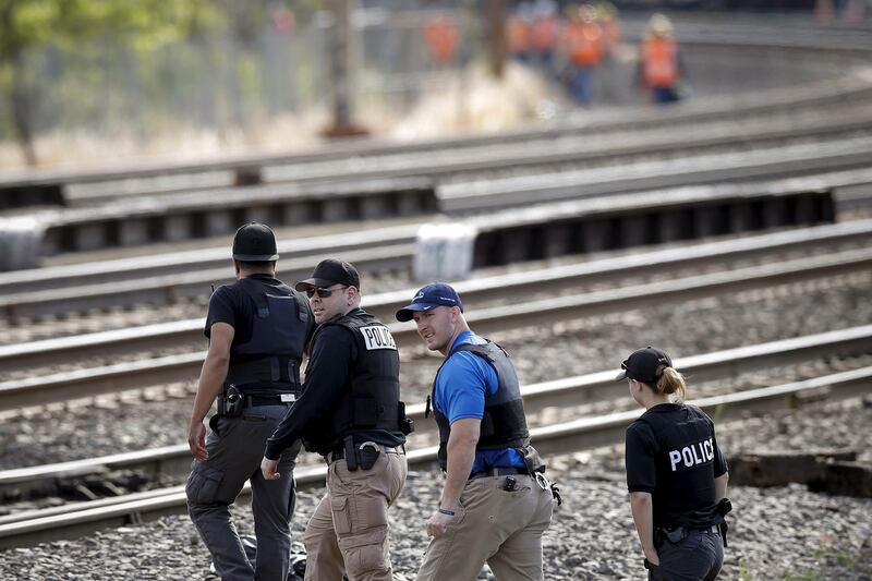 galleries/2015/05/13/amtrak-train-derails-in-philadelphia-photos/150513-philadelphia-train3_nvmsae