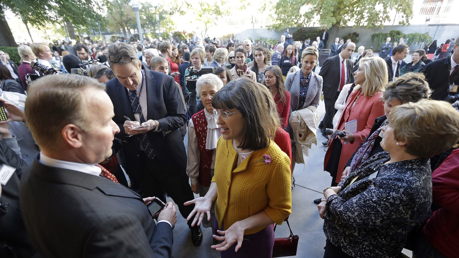 cheats/2013/10/06/mormon-women-protest-to-be-ordained/131005-mormon-cheat_ndwsde