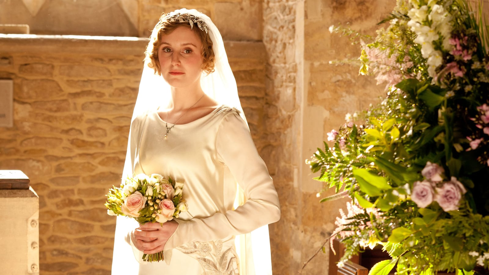 articles/2014/01/08/meet-the-downton-abbey-costume-queen/140107-baker-downton-tease_budurh