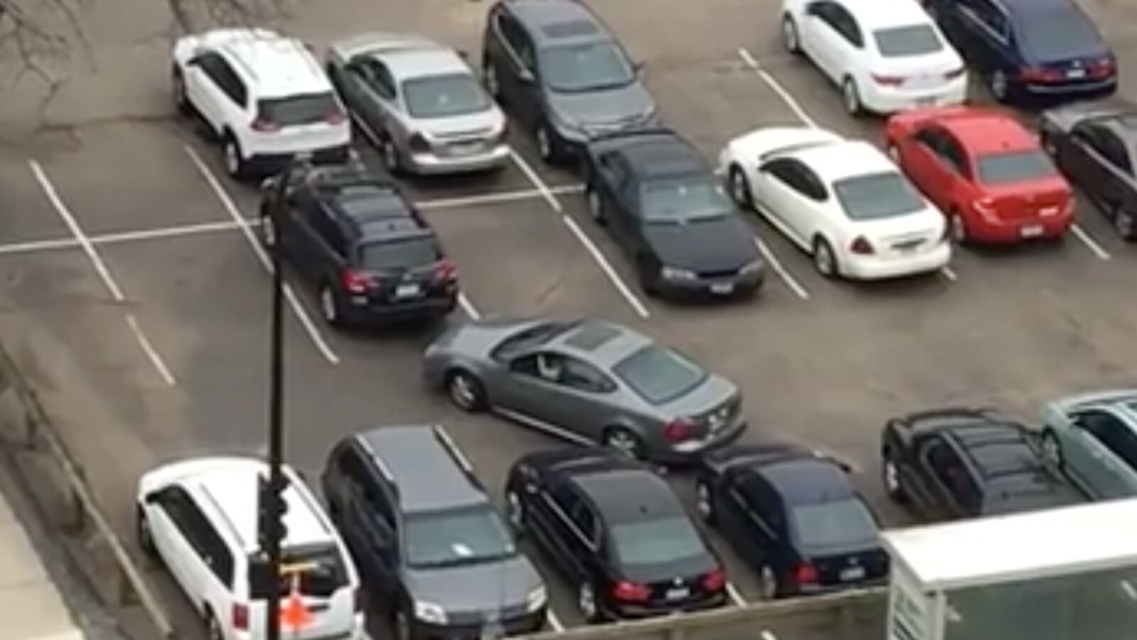 articles/2016/04/23/can-someone-please-explain-this-12-minute-parking-job/160423-collins-12minutepark_nxoim1