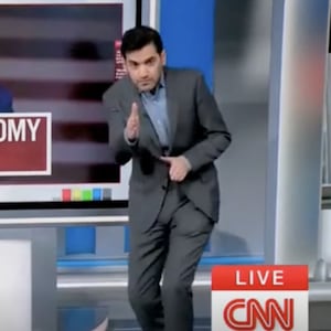 Harry Enten does a "laser focus" post