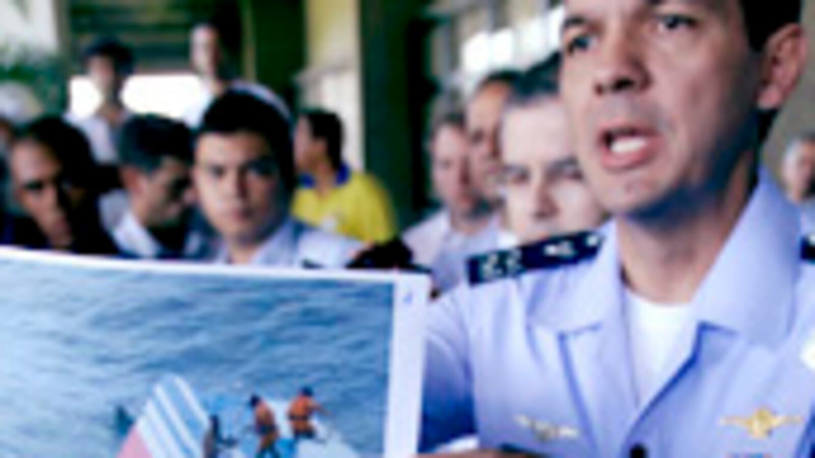 articles/2009/06/14/picking-up-pieces-from-a-mid-air-explosion/irving-flight-447-update_31972_v5gmam