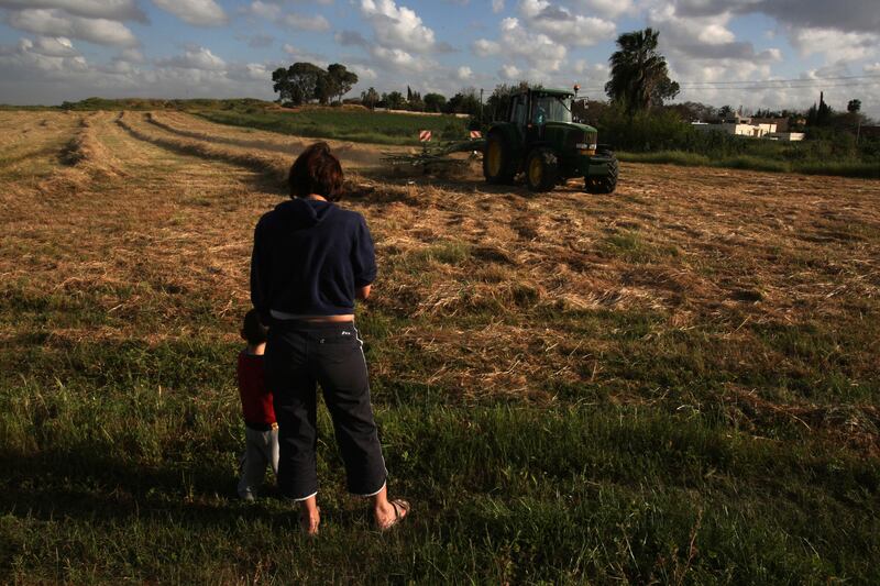 articles/2013/02/20/israel-to-return-farmland-to-palestinian-owners/israel-farm-openz_xzawsh