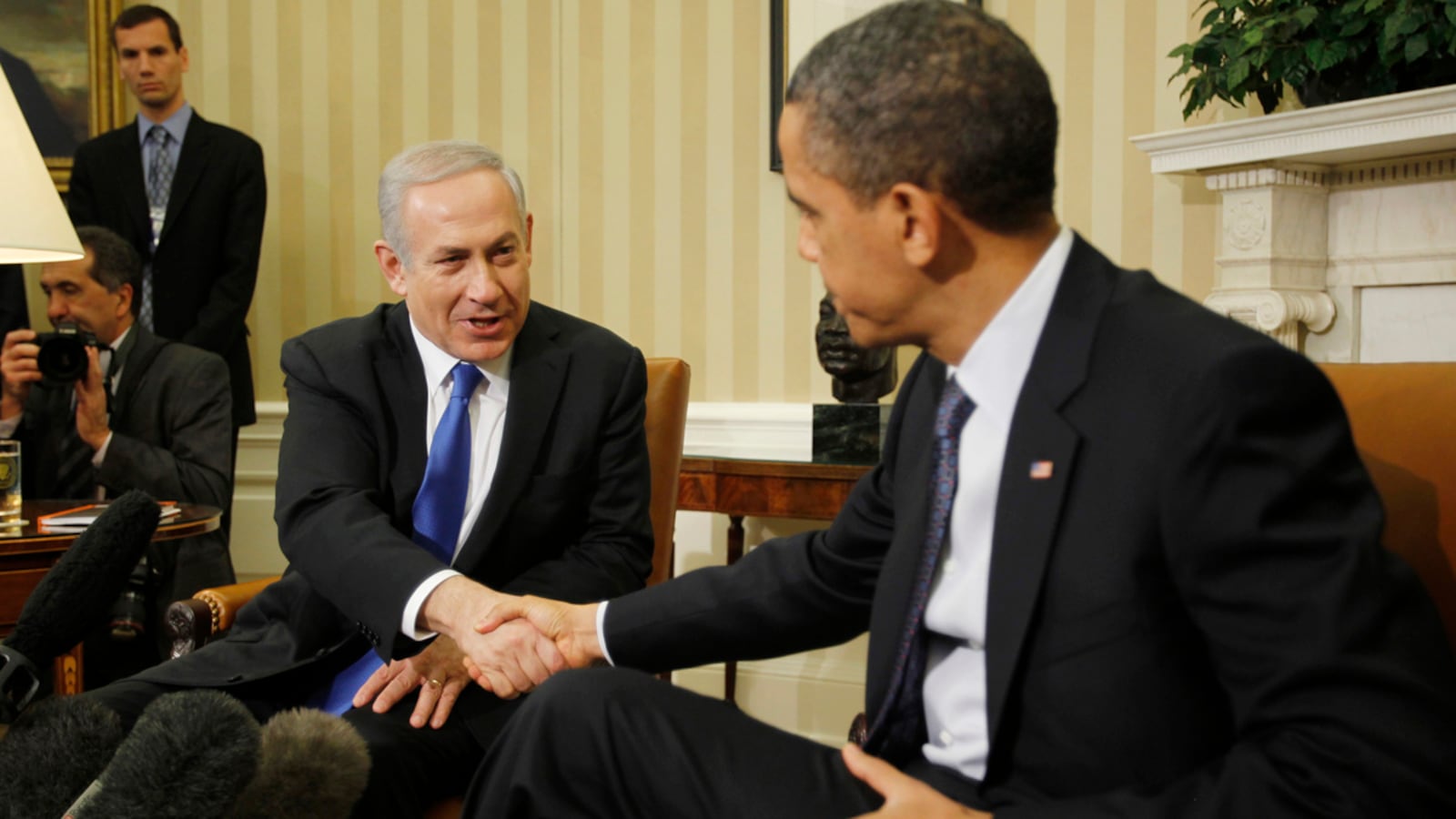 articles/2012/09/14/peter-beinart-the-real-jerusalem-platform-fight/beinart-bibi-aipac-dems-embed-tease_bg7mxl