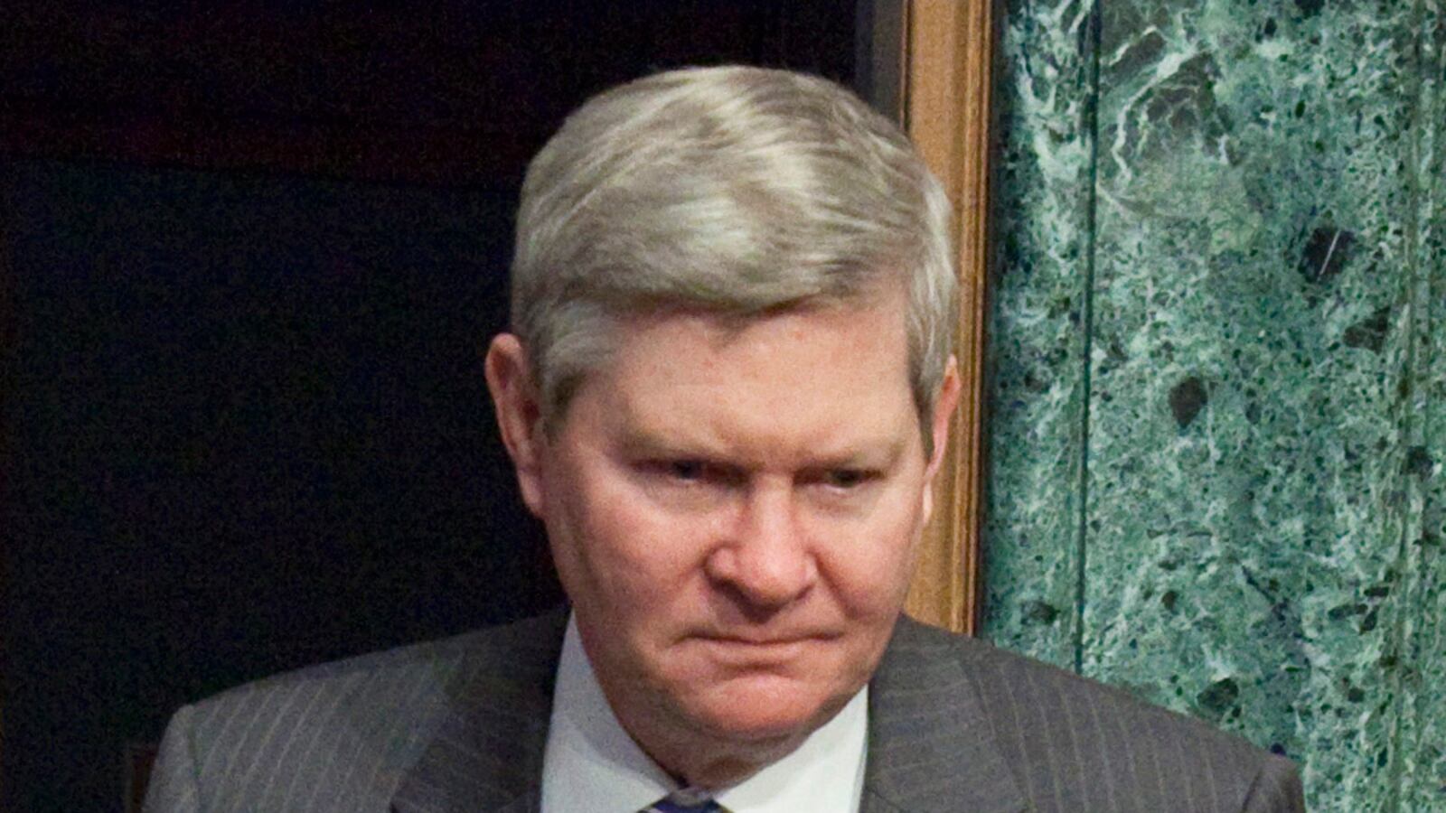 cheats/2012/02/08/earmarks-linked-to-family-ties/earmark-nepotism-investigation-congress-tim-johnson-cheat_cyt6rp