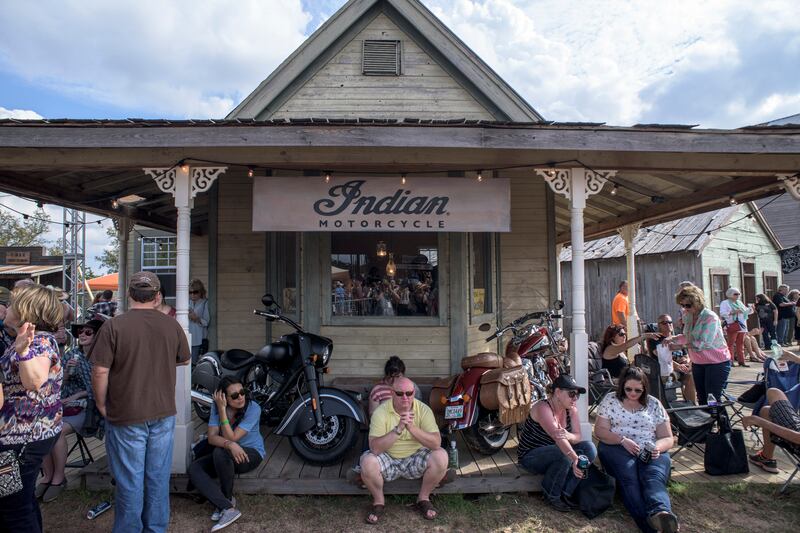 galleries/2015/03/20/closing-out-sxsw-with-willie-nelson/150320-joiner-nelson7_tx9qg1