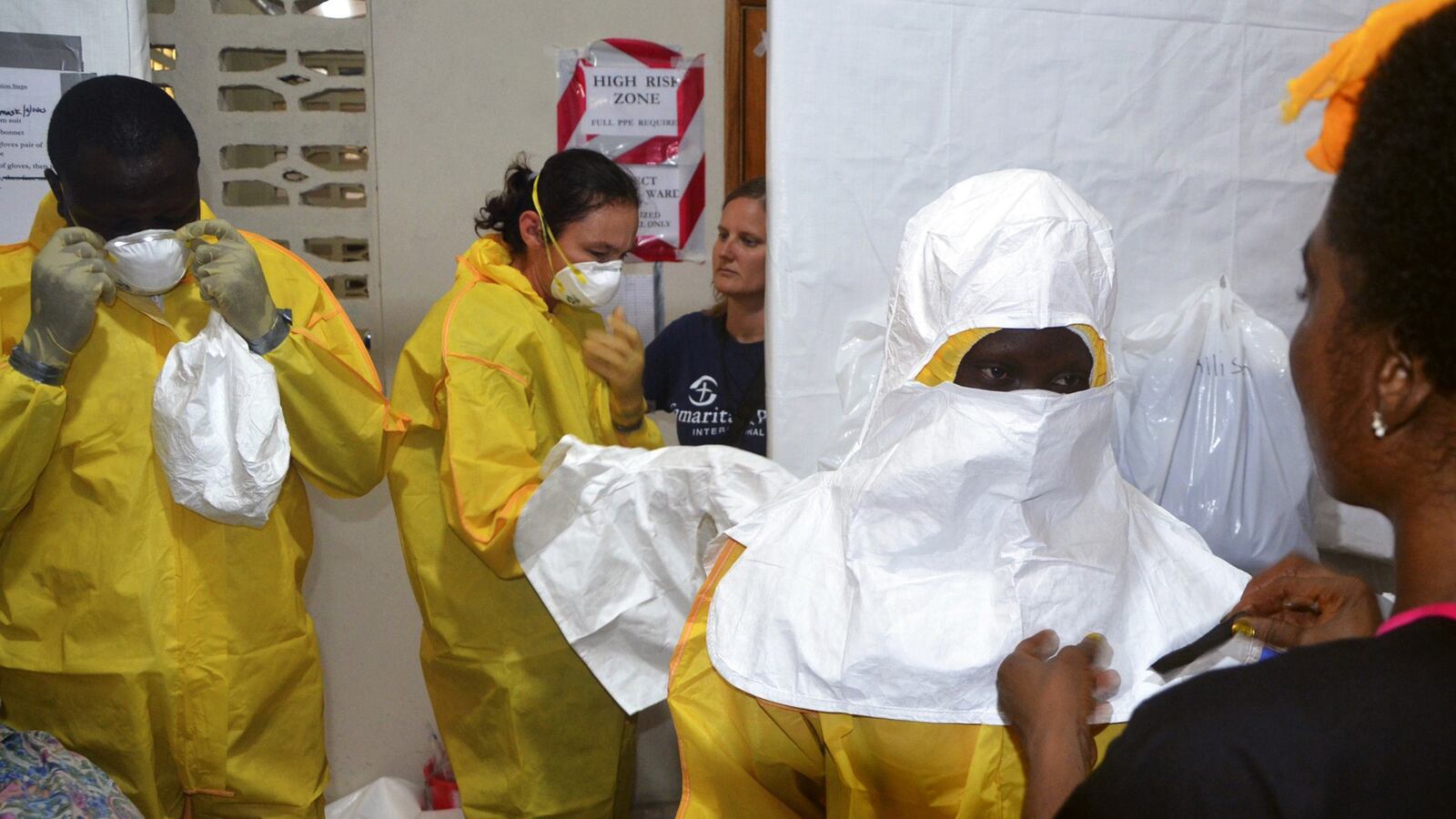 cheats/2014/08/02/first-ebola-case-arriving-in-u-s-today/140728-ebola-cheat_unktf1