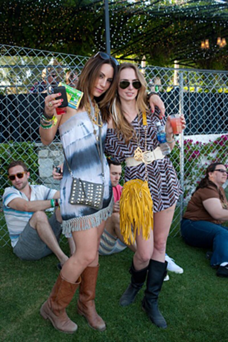 galleries/2011/04/16/2011-coachella/coachella-fans-5_uziard