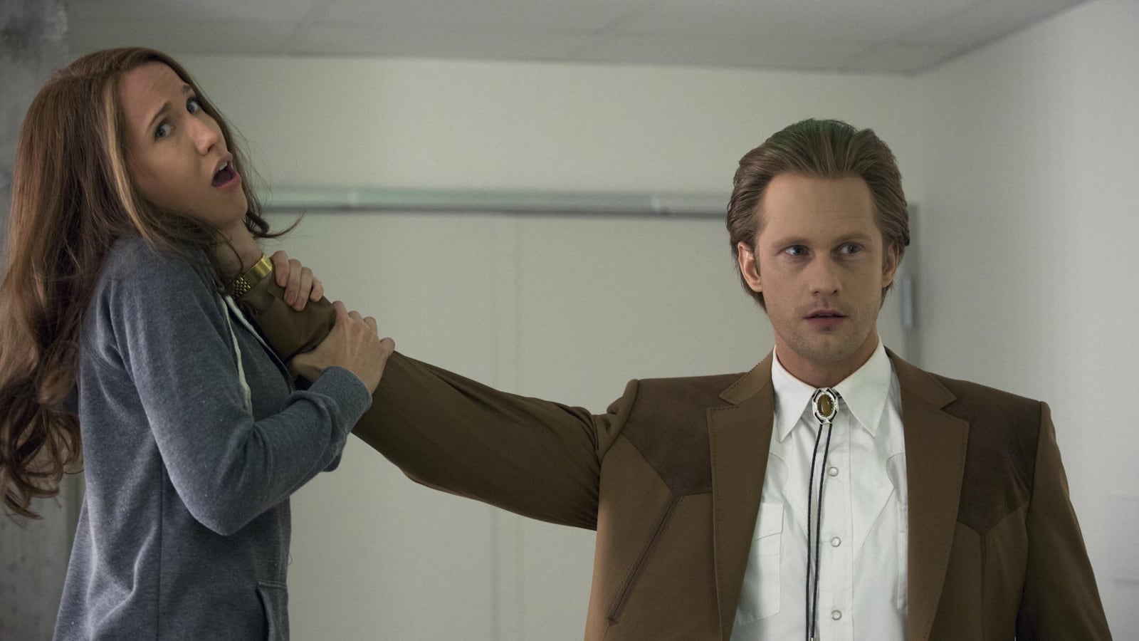 articles/2014/07/21/true-blood-digs-fangs-into-tea-party-with-massacre-at-ted-cruz-fundraiser-held-at-bush-library/140721-swin-true_blood-tease_shfo65